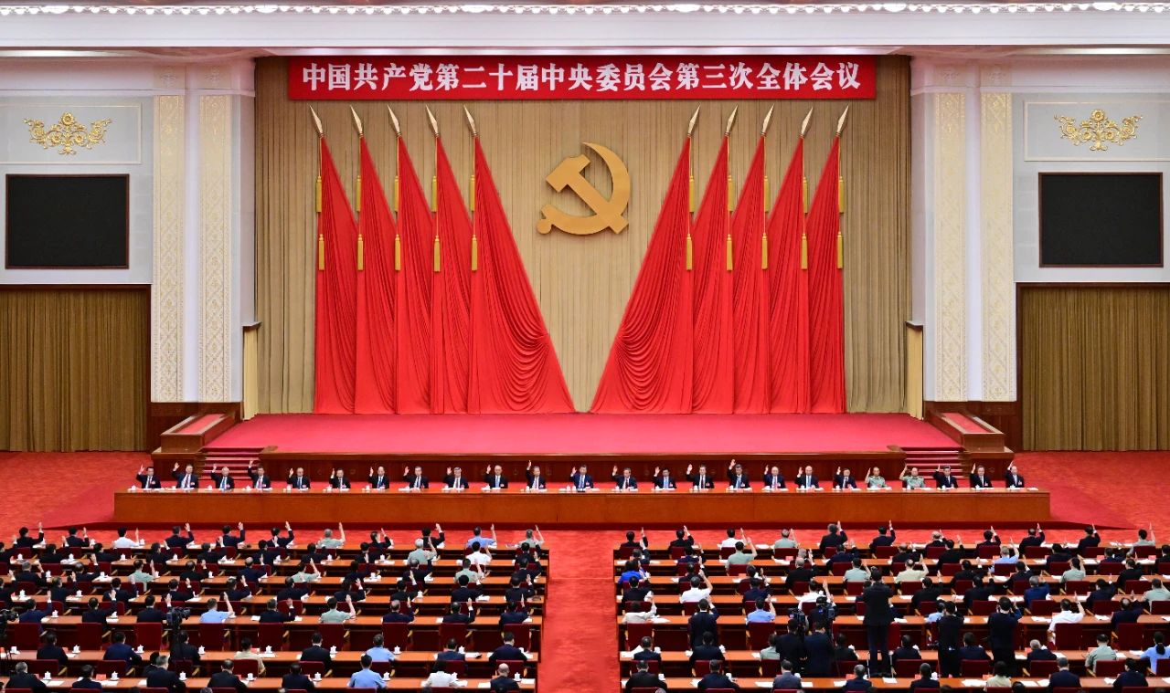 b21e4d66141f81a1869a71f9f51643cc.jpg